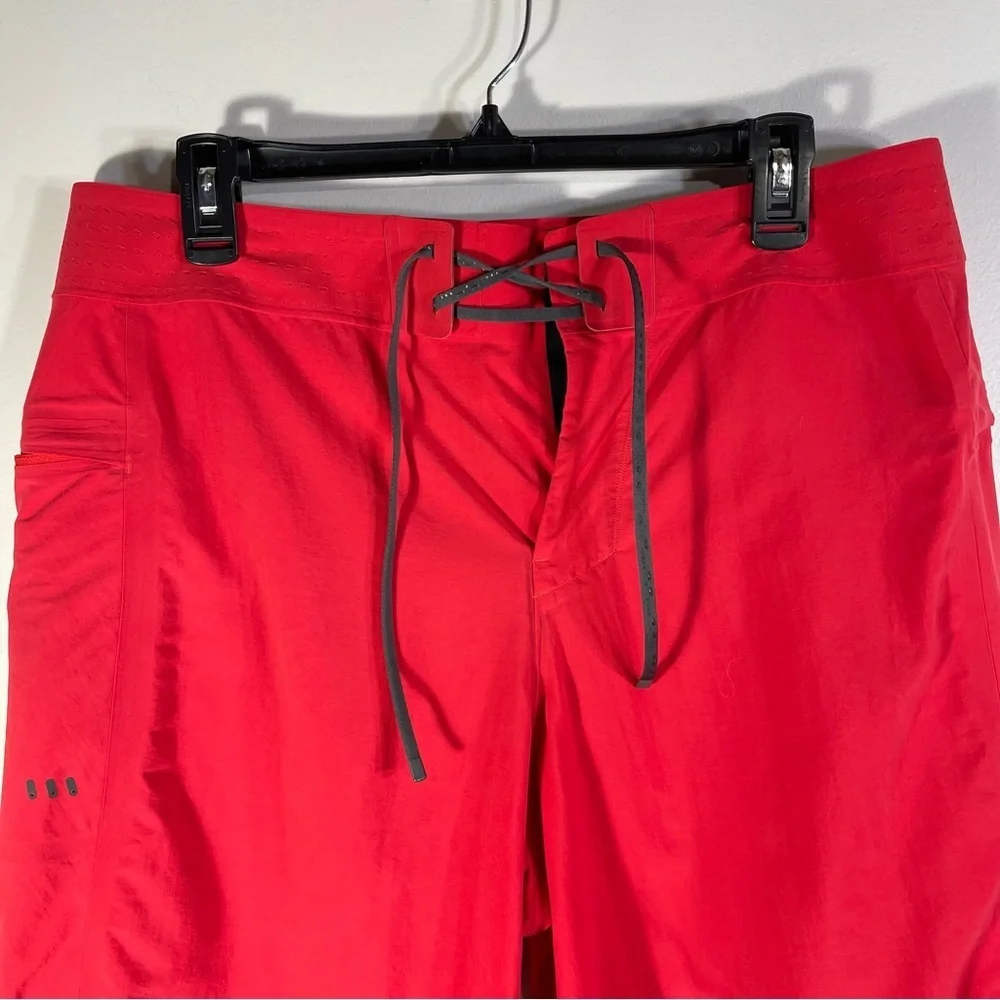 Lululemon Current State Board Short in Deep Red size 34